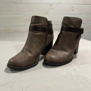 SODA Brown Booties Size 8